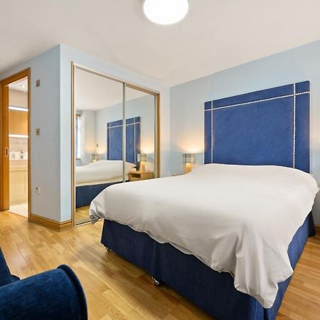 Lovely 2 Double Bedroom Flat With Patio Manchester Exterior foto